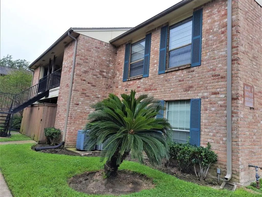 8801 Hammerly Boulevard 902, Houston