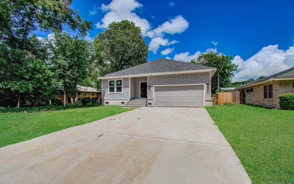 5447 N Shady Creek Drive, Houston