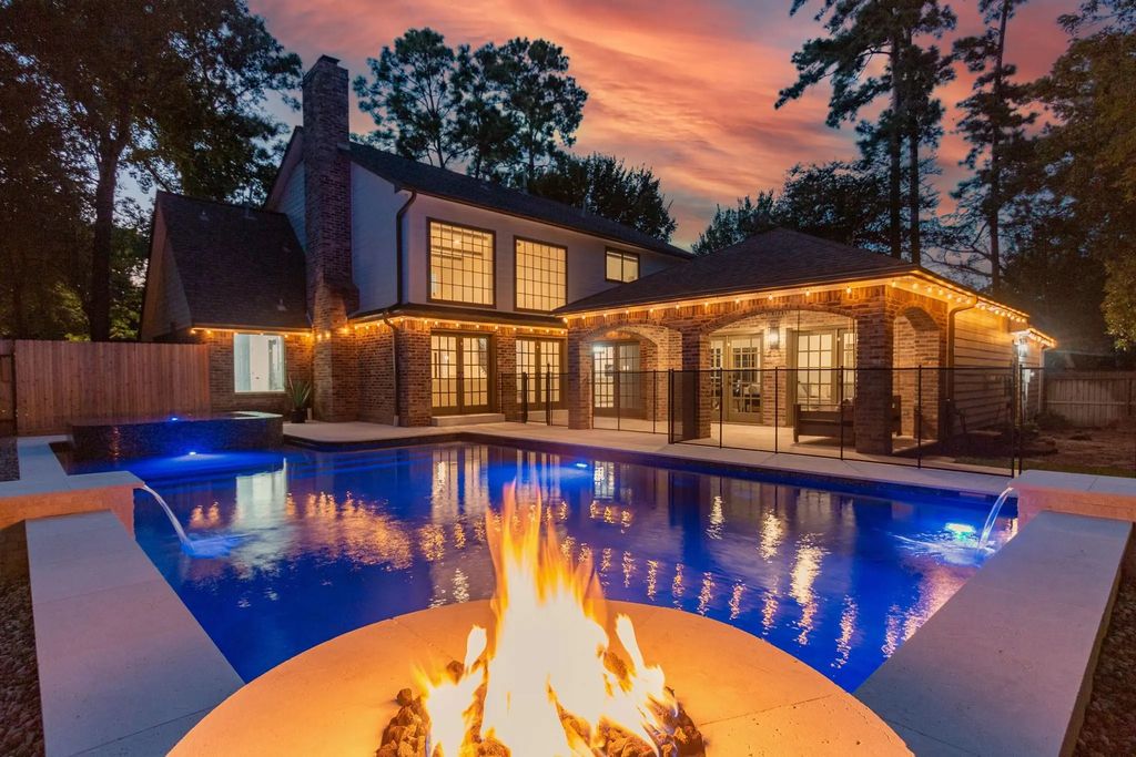 5 Thornhedge Court, The Woodlands