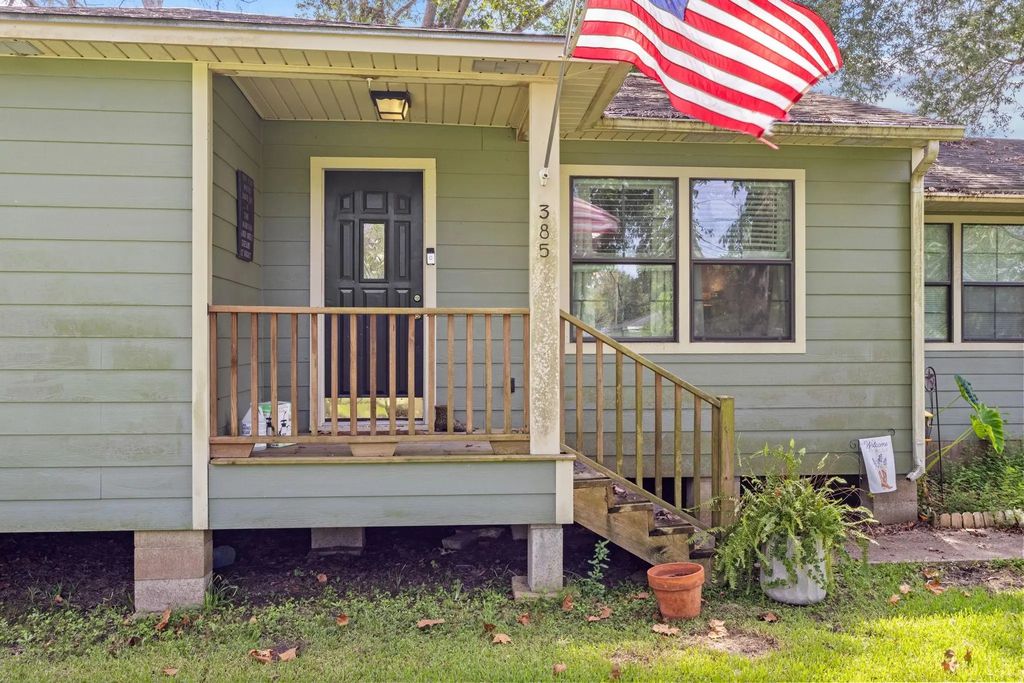 385 W Smith Street, Sour Lake