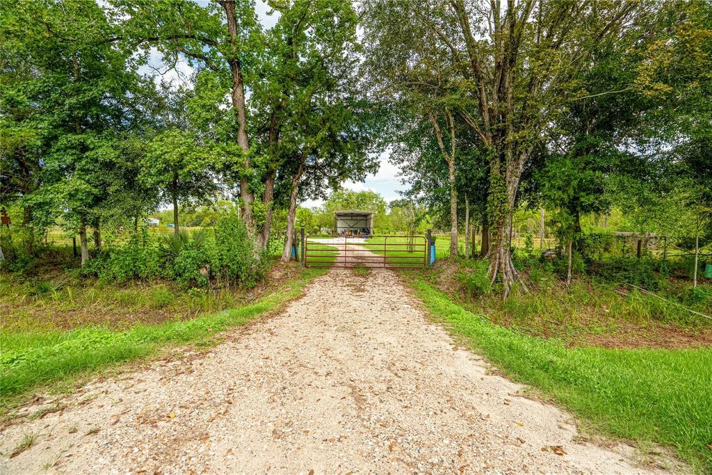 1246 County Road 676, Dayton