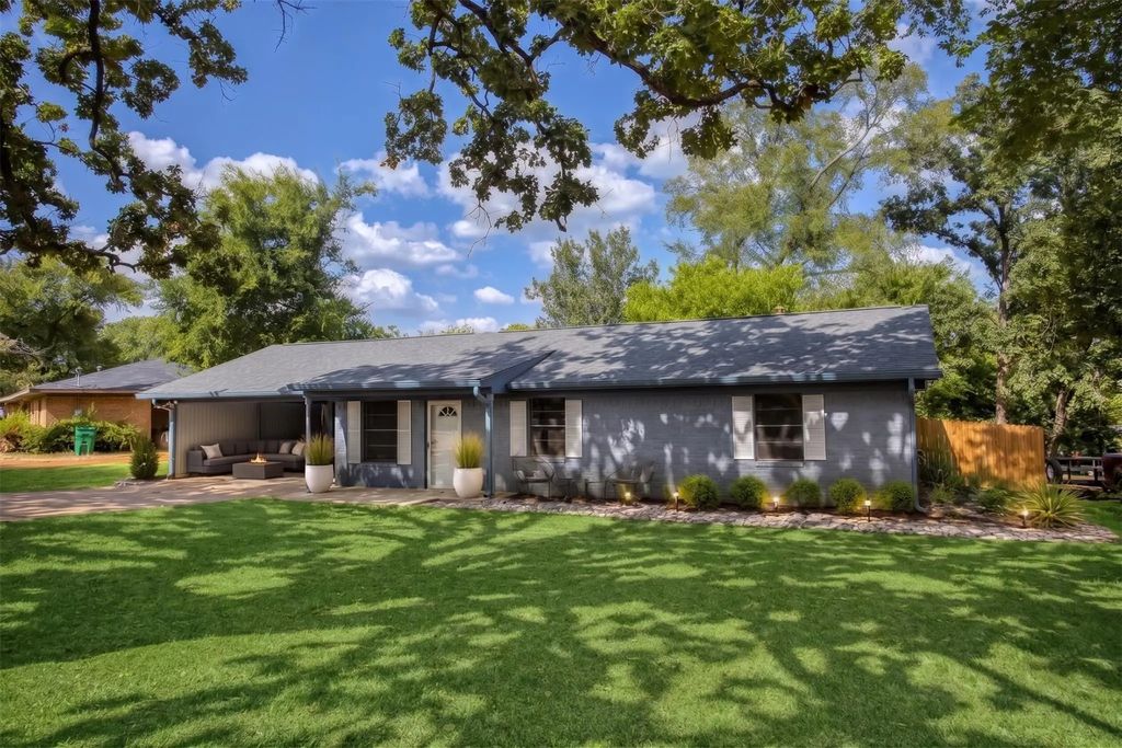 130 Hillcrest Drive, Palestine