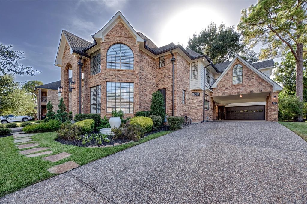 240 Edgewood Dr, Montgomery