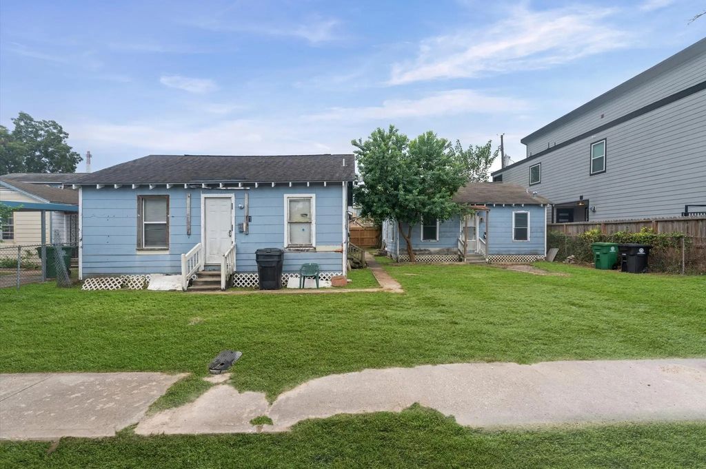 110 E 44th Street, Houston