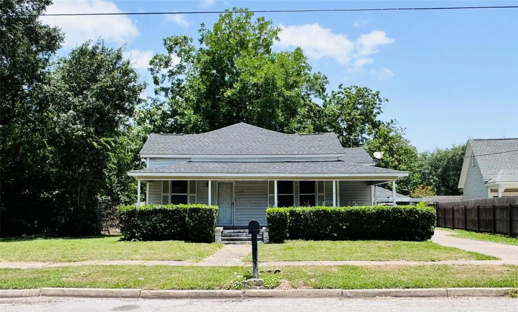 106 W Prairie Avenue, Eagle Lake