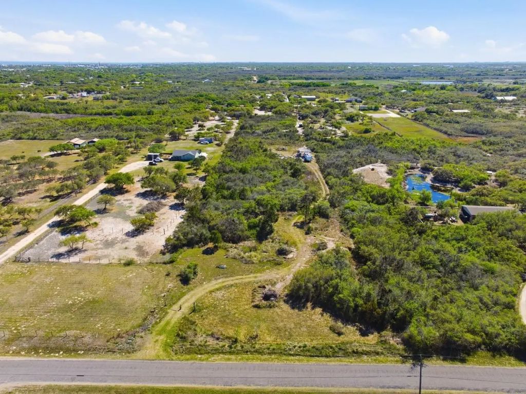 811 W Moore Avenue, Aransas Pass