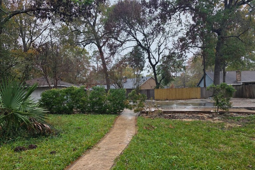 2075 Shadow Rock Drive, Kingwood