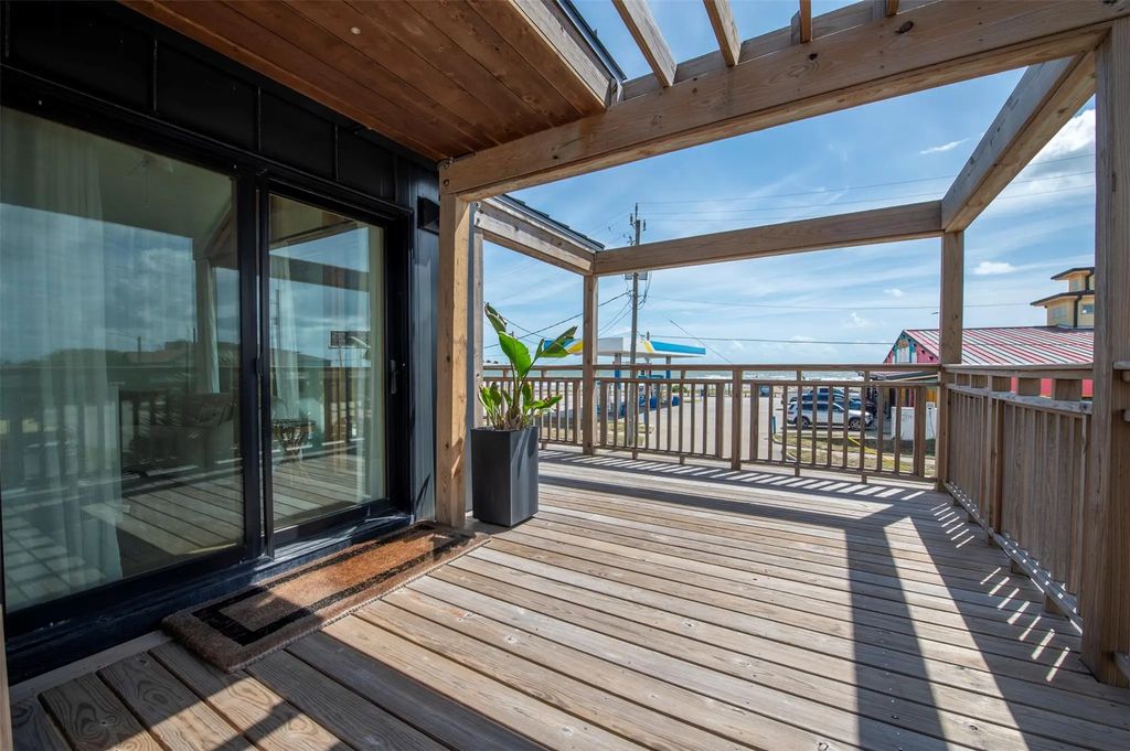 2906 Avenue R 1/2, Galveston