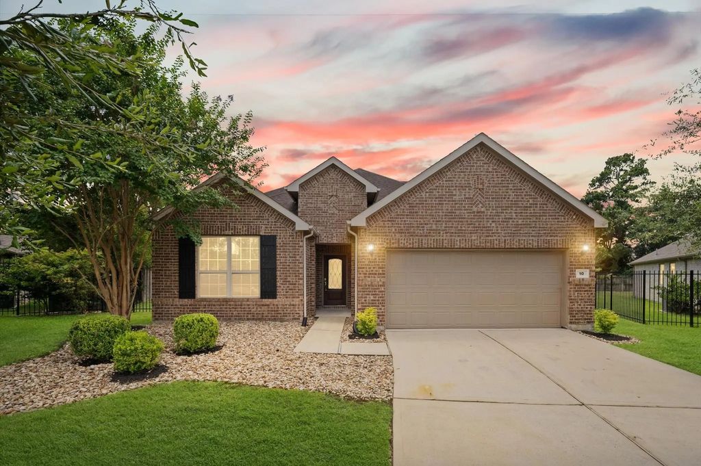 10 Log House Court, Tomball