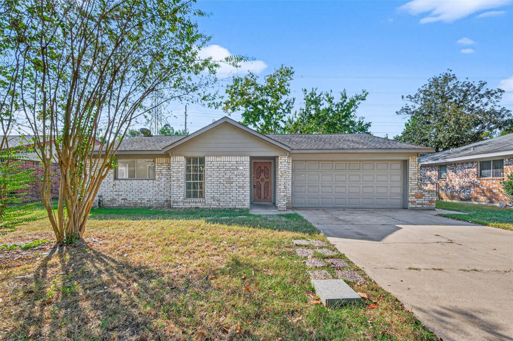 7230 Oak Village Drive, Houston