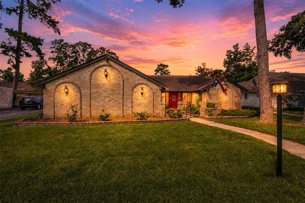15111 Stonewick Drive, Houston