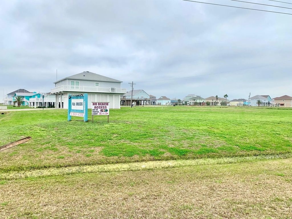 977 Sea Breeze, Crystal Beach