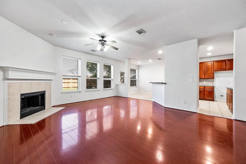 2032 Creek Shore Lane, Pearland