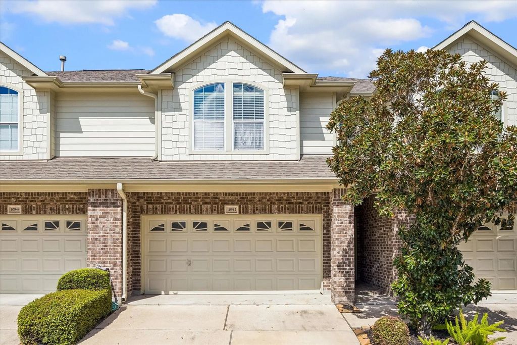 10942 Chazenwood Drive, Houston