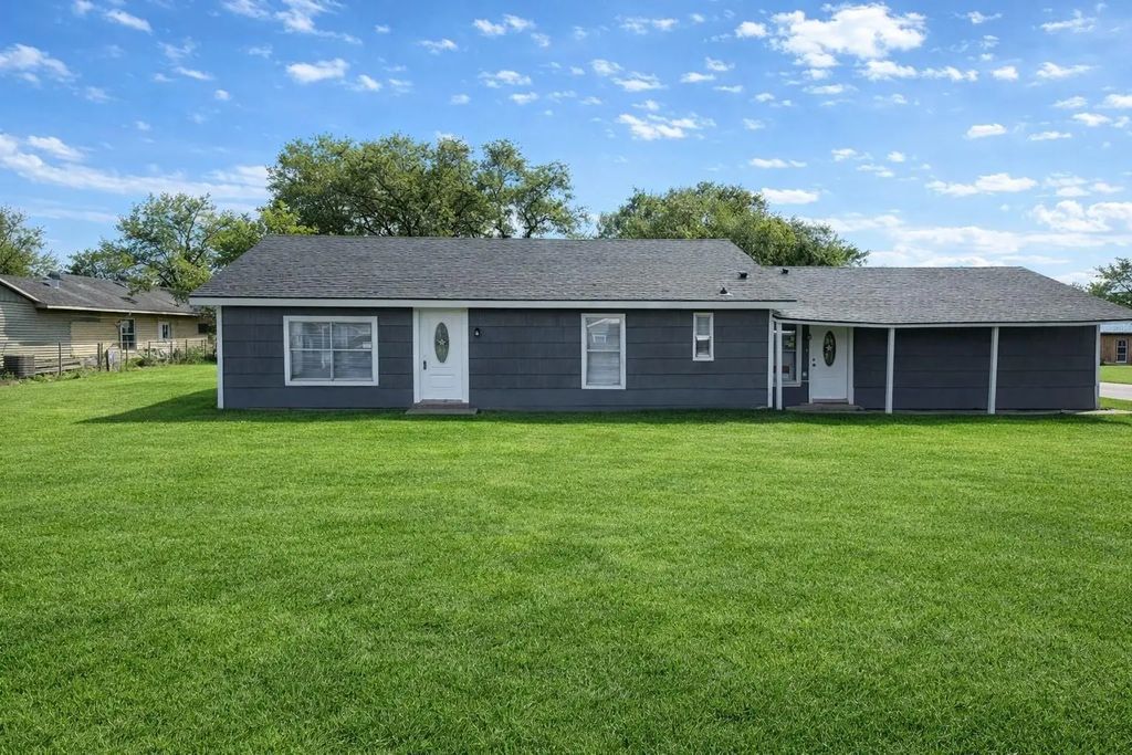 3700 4th Street, Bay City