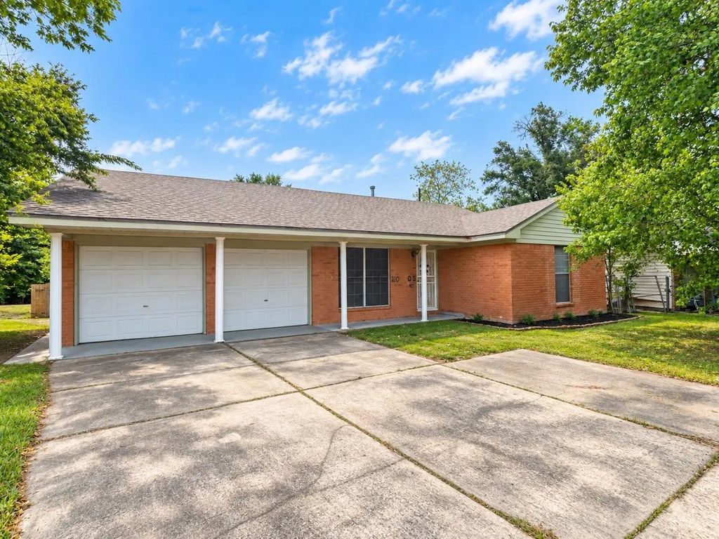 10807 Safeguard Street, Houston