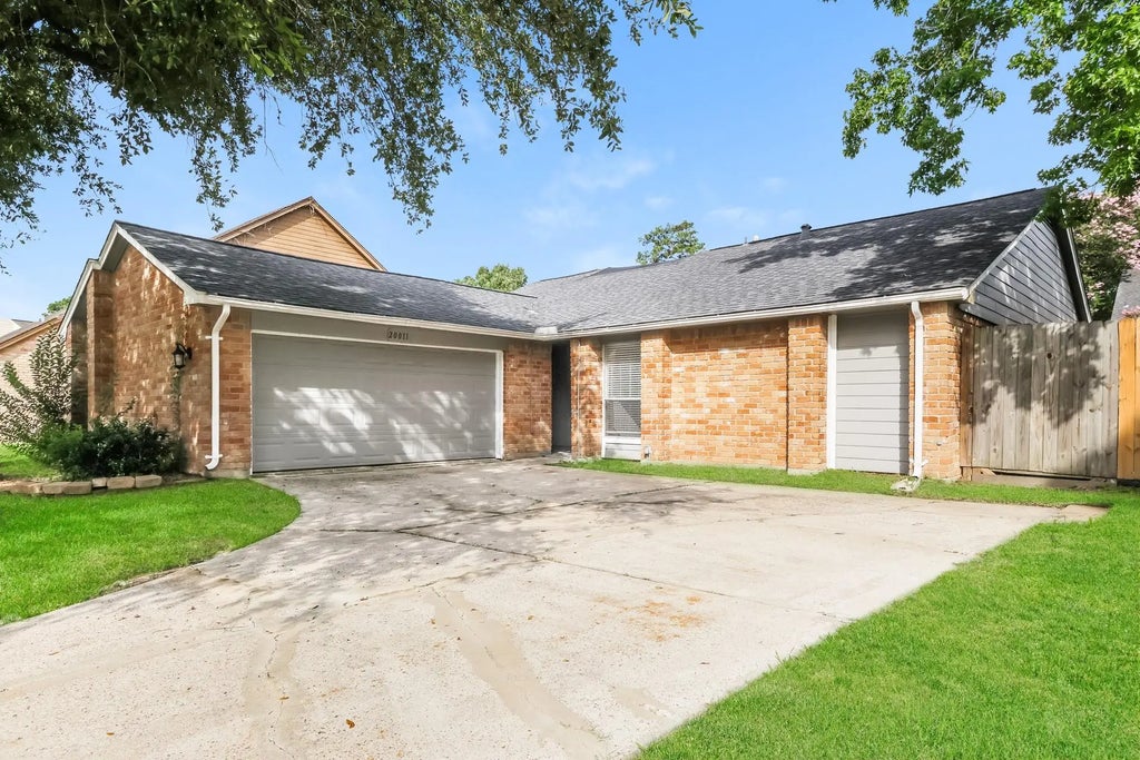 20011 Dawn Mist Drive, Humble