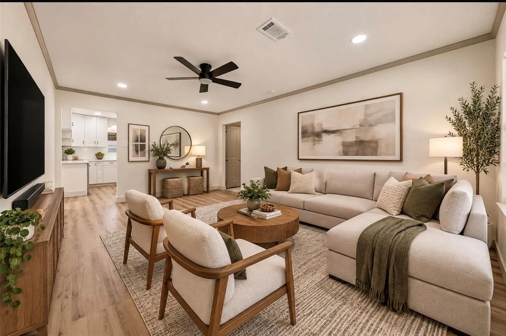 6638 Thornwall Street, Houston