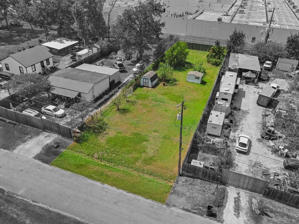 15905 Muskegon Street, Houston