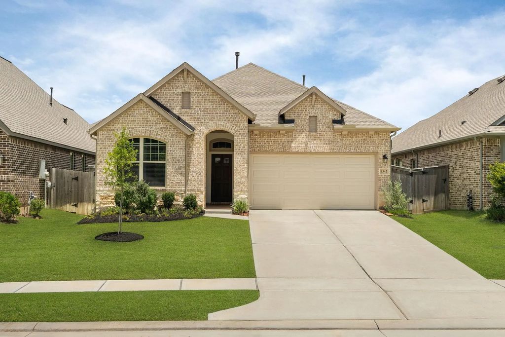 1342 Lakeside Creek Road, Magnolia
