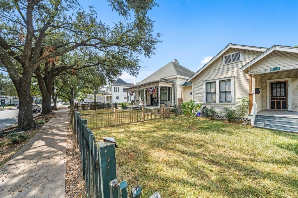 811 Yale Street, Houston