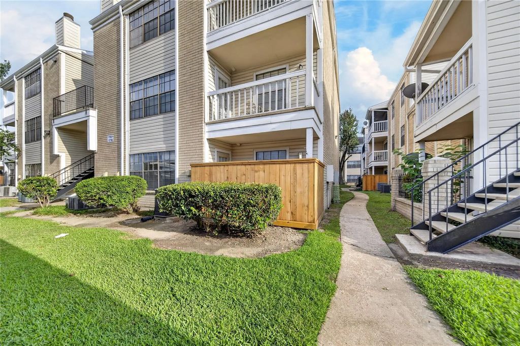 2750 Holly Hall Street 1706, Houston
