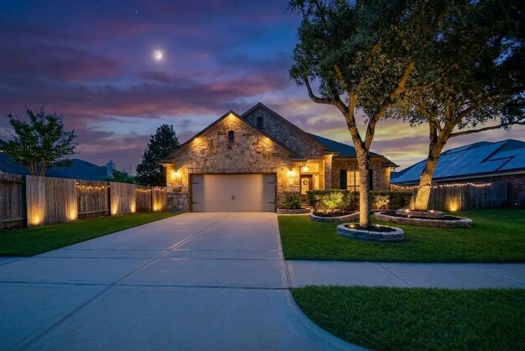 21735 E Carolina Green Drive, Cypress