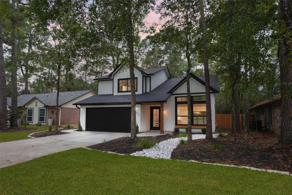 203 S Pathfinders Circle, The Woodlands
