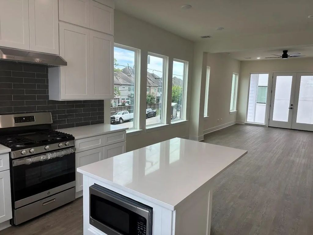 8702 Vadecha Drive, Houston