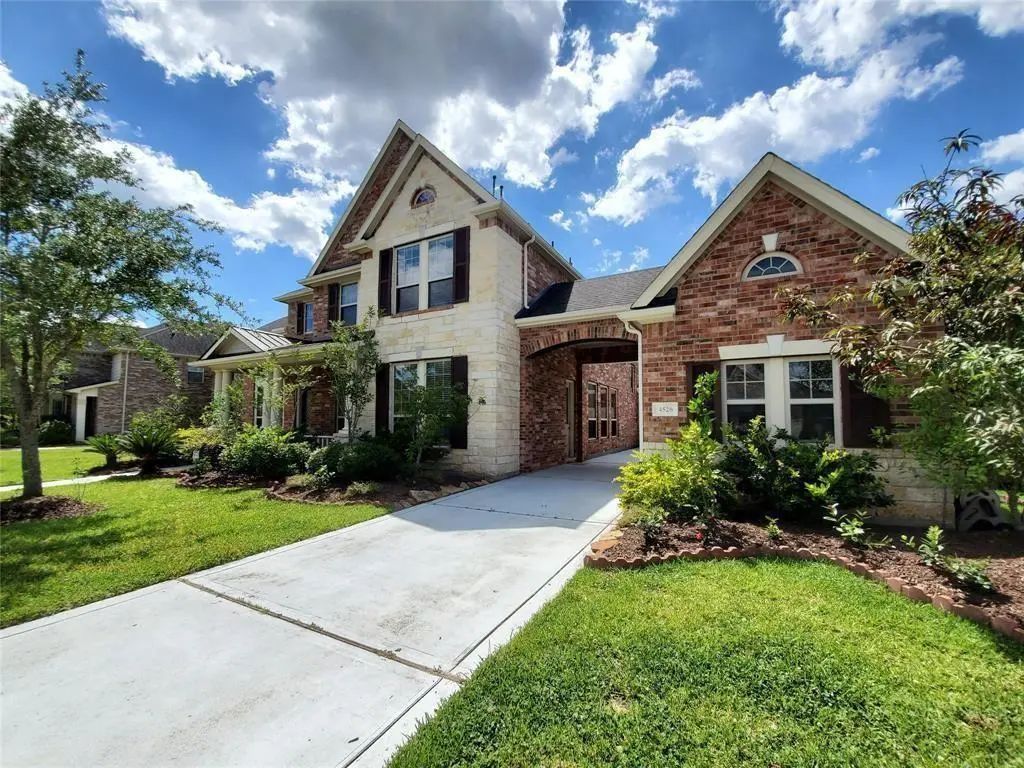 4526 Broken Rock Lane, Sugar Land