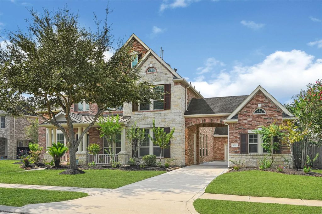 4526 Broken Rock Lane, Sugar Land