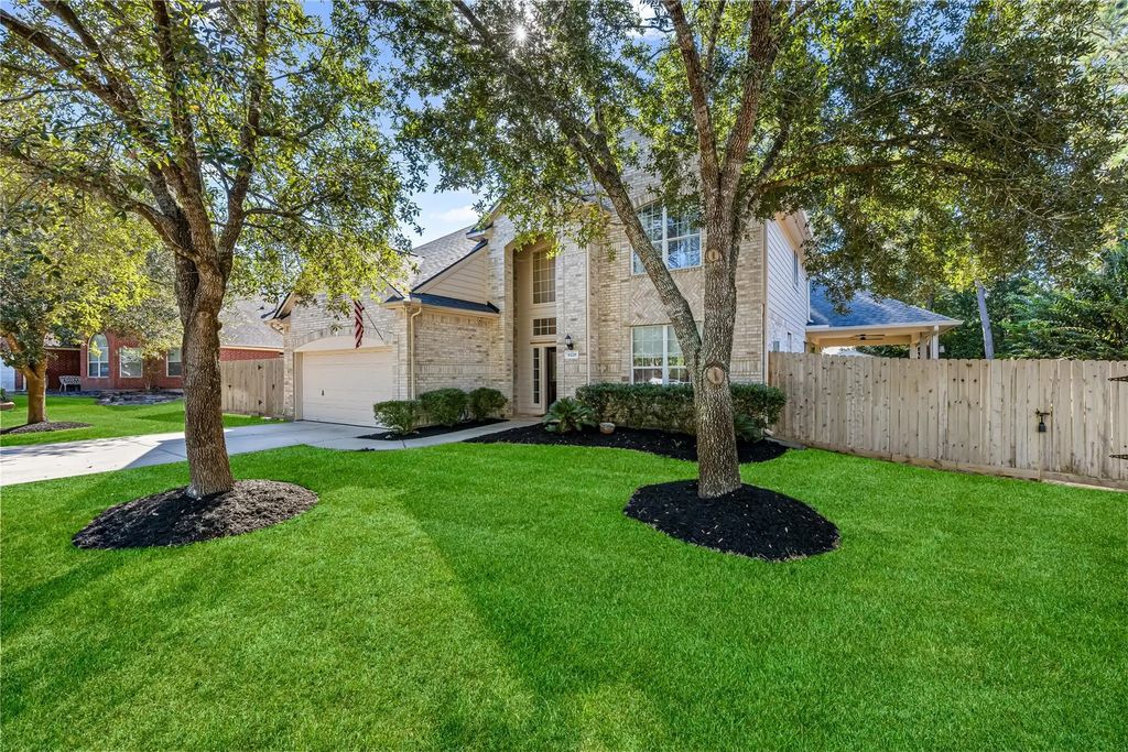 10228 Little T, Conroe
