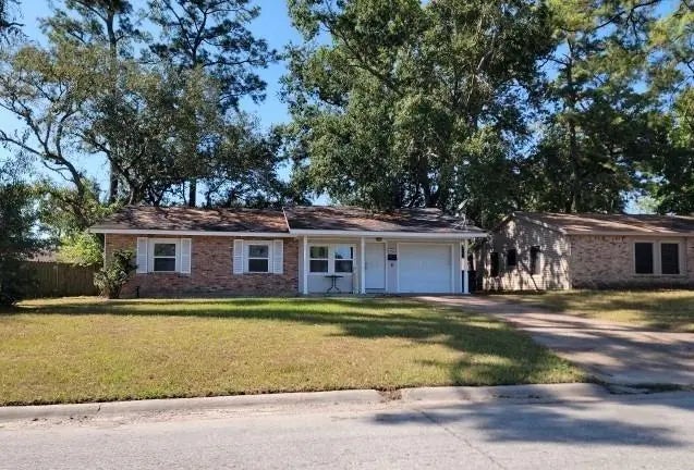 10535 Hollyglen Drive, Houston