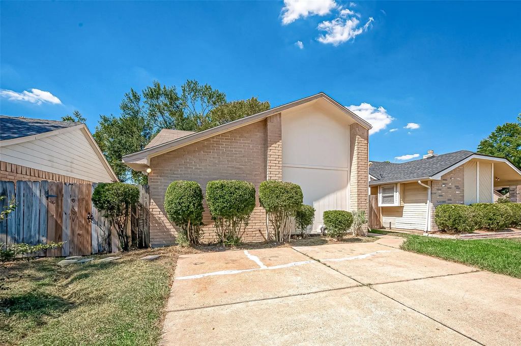 7111 Village Lake Drive, Cypress