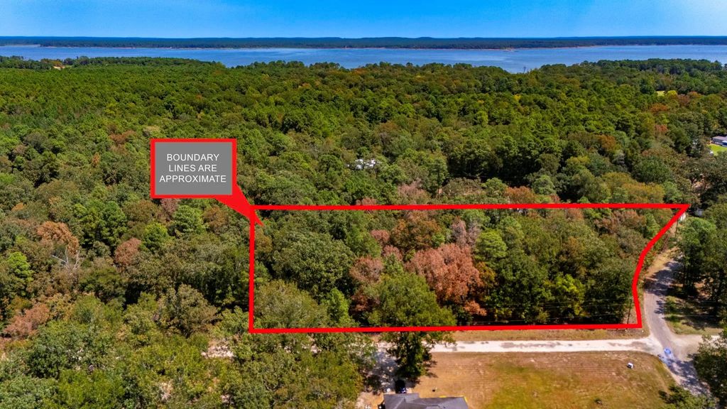 185 Oak Grove Road, Huntington