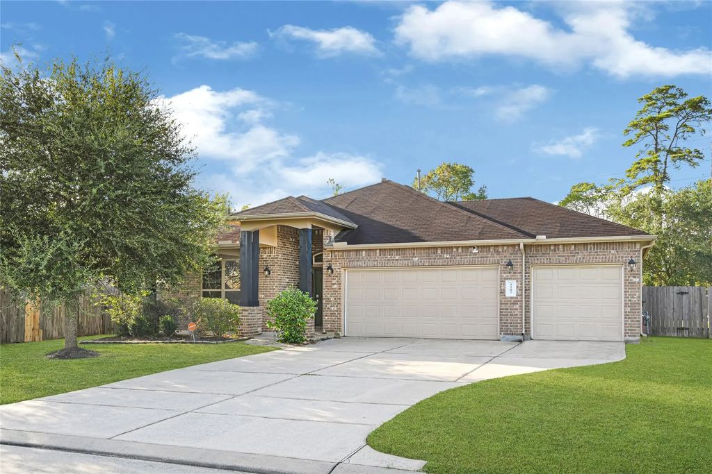 2207 Antler Trails Drive, Crosby