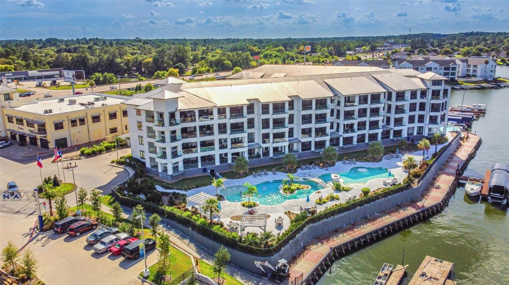 199 Waterpoint Court 106, Conroe