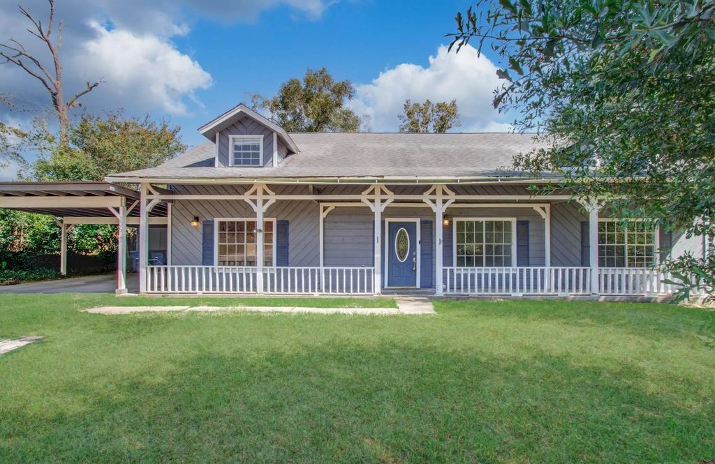 20593 Highway 105, Cleveland