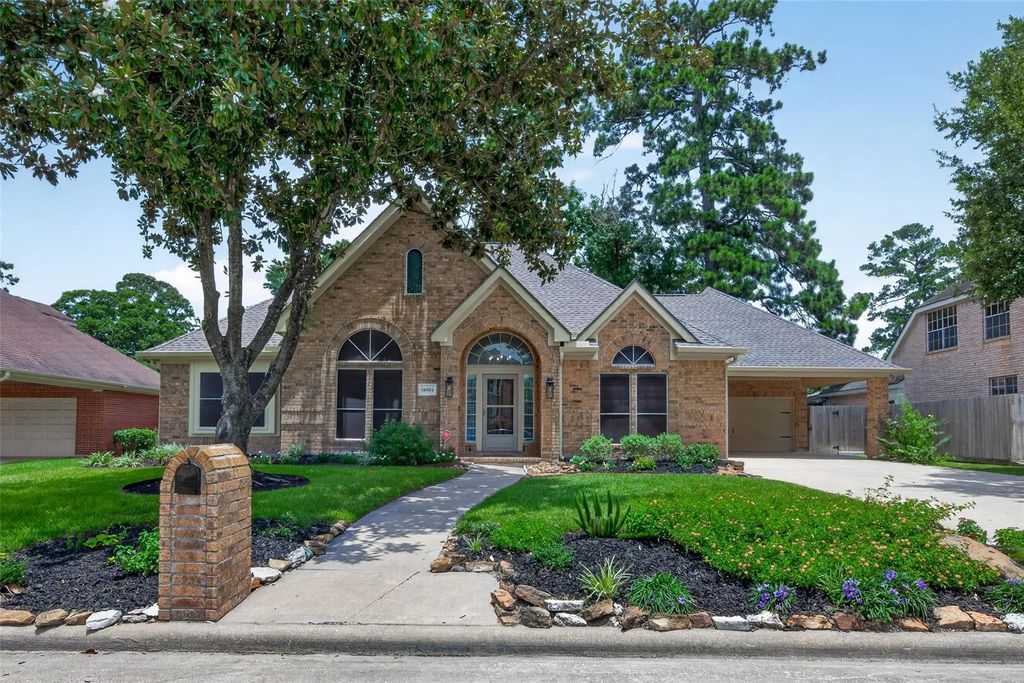 19902 Wood Walk Lane, Humble