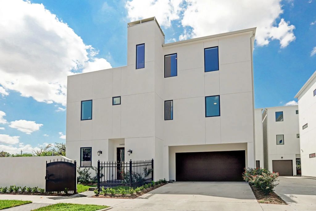 1632 Potomac Drive, Houston