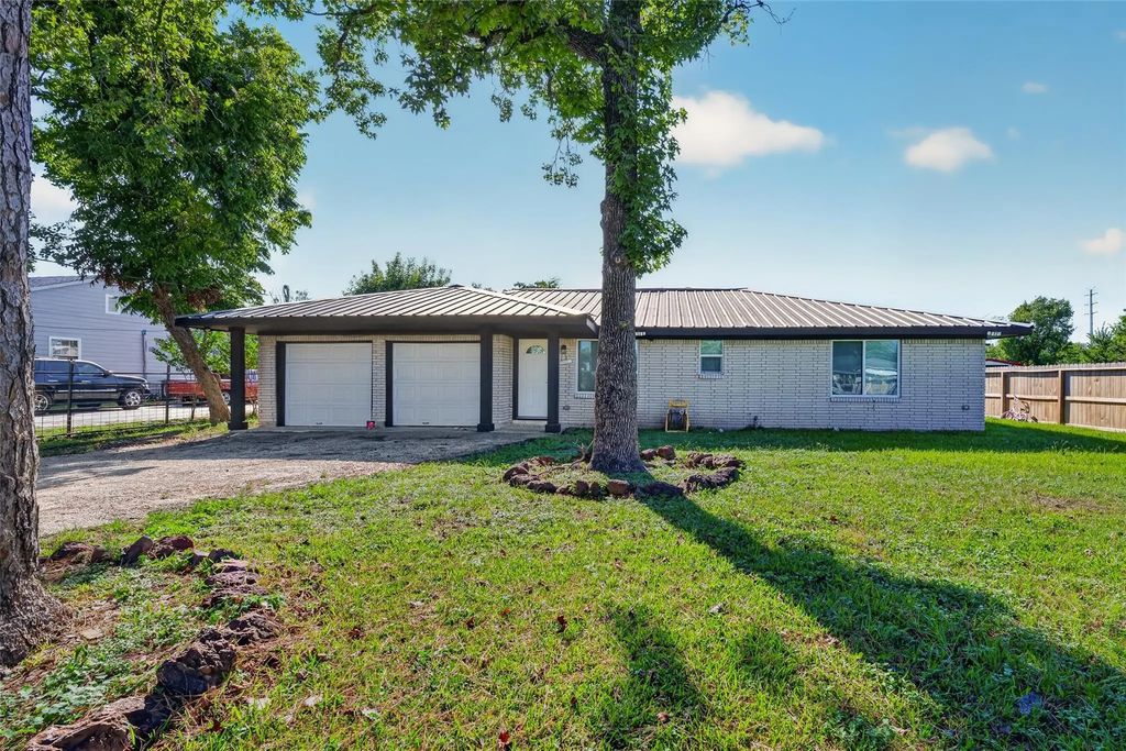 627 West Drive, Channelview