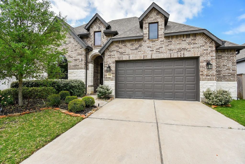 518 Bedias Creek Drive, Conroe