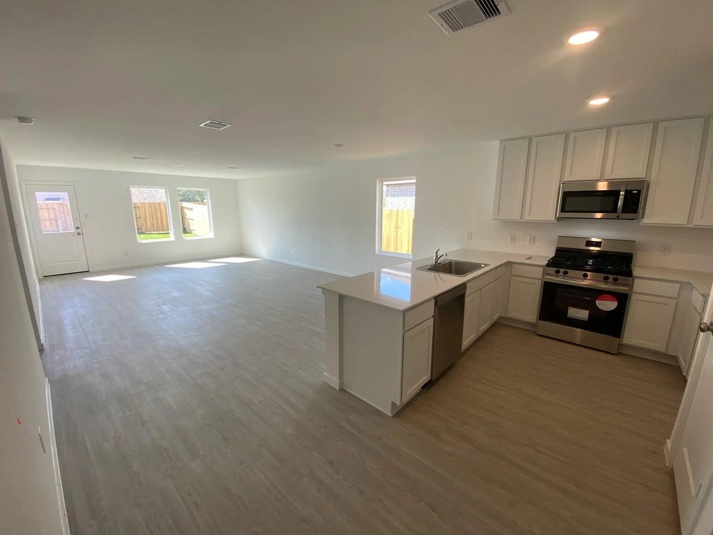 305 Tejas Trail, Waller