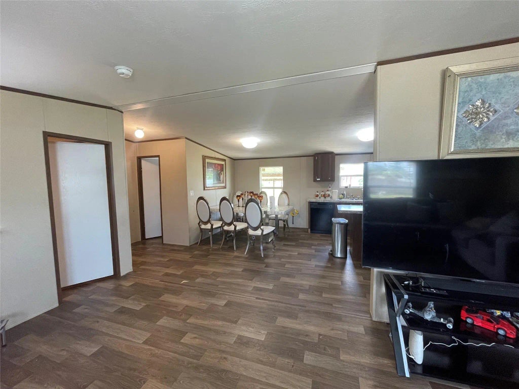 777 Road 5210, Cleveland