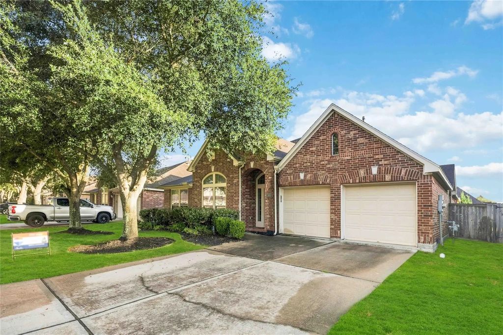 13615 Rainwater Drive, Pearland