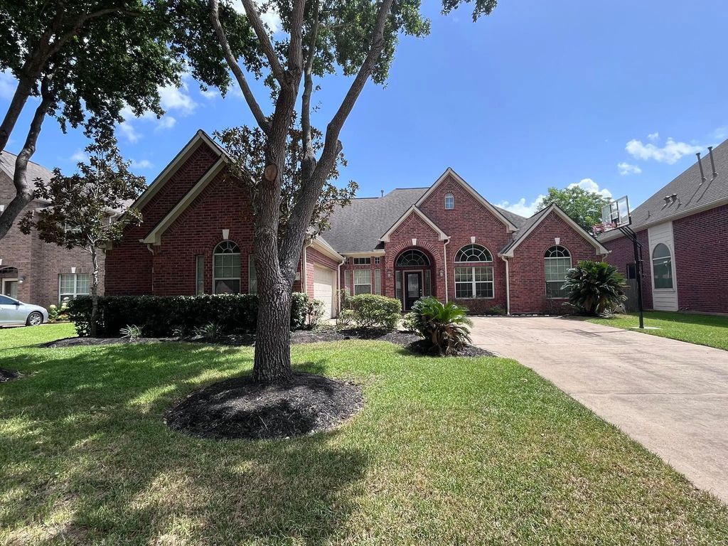 5219 Emerald Trace Court, Sugar Land