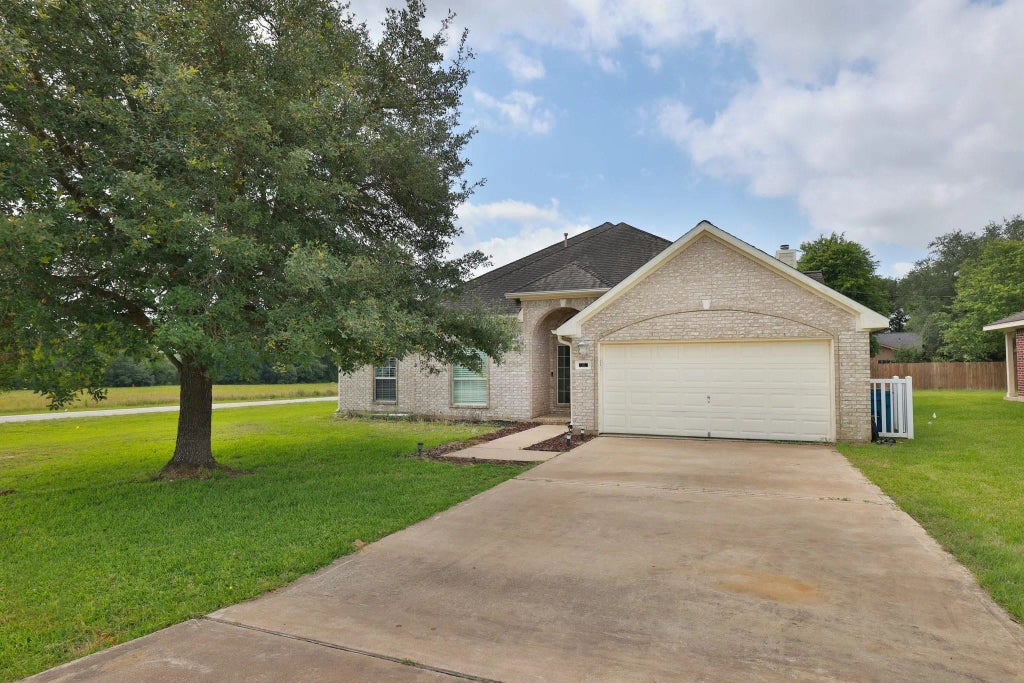 301 Redwood Street, Prairie View