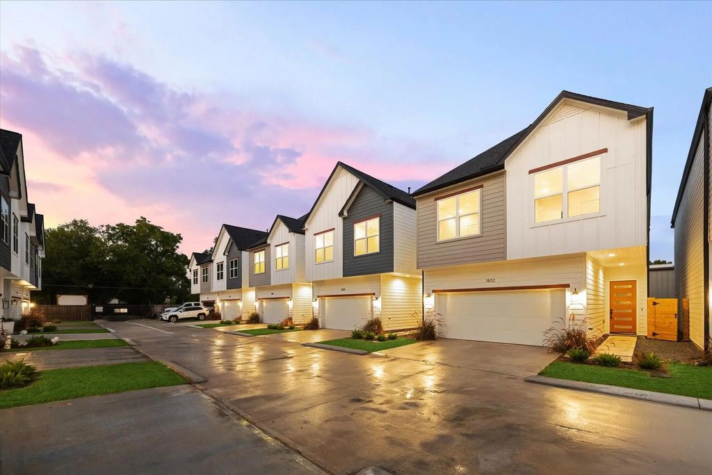 1832 W Tidwell Road, Houston