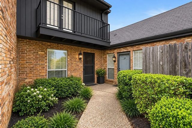 6111 Beverly Hill Street 28, Houston