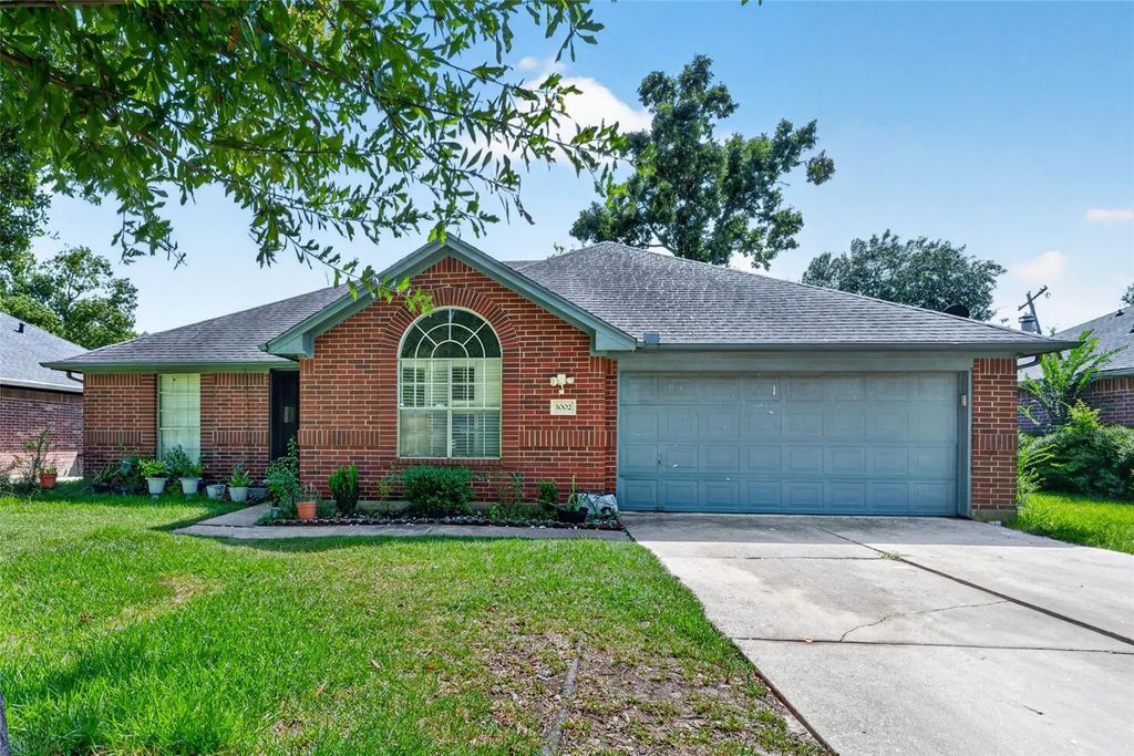 3002 Overland Trail, Dickinson